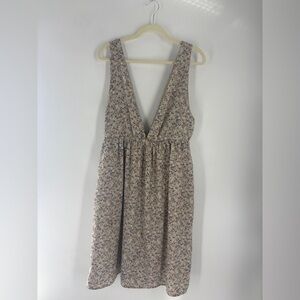 Polagram Taupe Floral Dress with Plunging V Neck. Pockets!